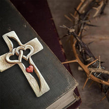 Laden Sie das Bild in den Galerie-Viewer, 💞Herzförmig geschnitztes Holzkreuz
