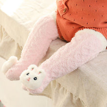 Laden Sie das Bild in den Galerie-Viewer, Flauschige Wintersocken für Babys

