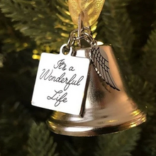 Laden Sie das Bild in den Galerie-Viewer, 🎄Engel Flügel Schelle
