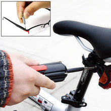 Laden Sie das Bild in den Galerie-Viewer, 8-in-1-Schraubendreher mit LED-Taschenlampe
