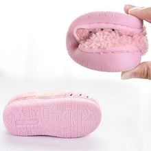 Laden Sie das Bild in den Galerie-Viewer, Süße Katzen Plüsch Slippers für Kinder
