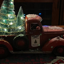 Laden Sie das Bild in den Galerie-Viewer, 🎄Weihnachtsverkauf🔥Roter Bauernhof-LKW Weihnachten Dekorationen
