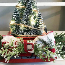 Laden Sie das Bild in den Galerie-Viewer, 🎄Weihnachtsverkauf🔥Roter Bauernhof-LKW Weihnachten Dekorationen
