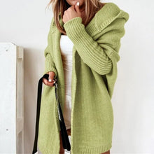 Laden Sie das Bild in den Galerie-Viewer, Mittellange Strickjacke mit Fledermausärmeln und Kapuze
